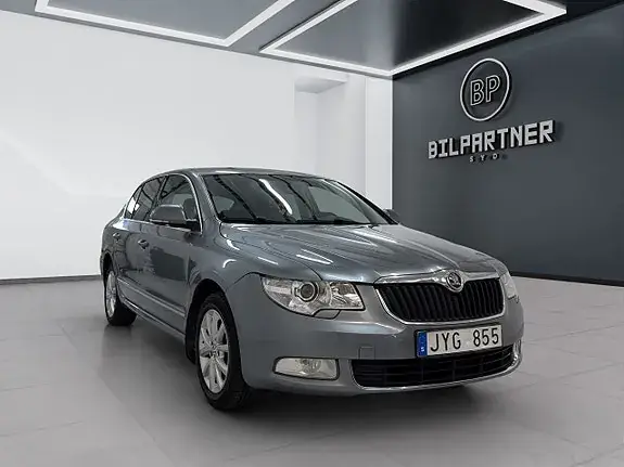 Skoda Superb 2010 photo 4