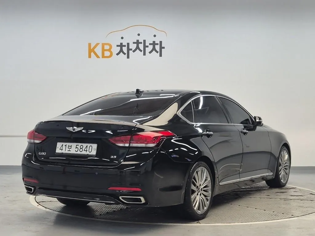 Genesis G80 2017 photo 3