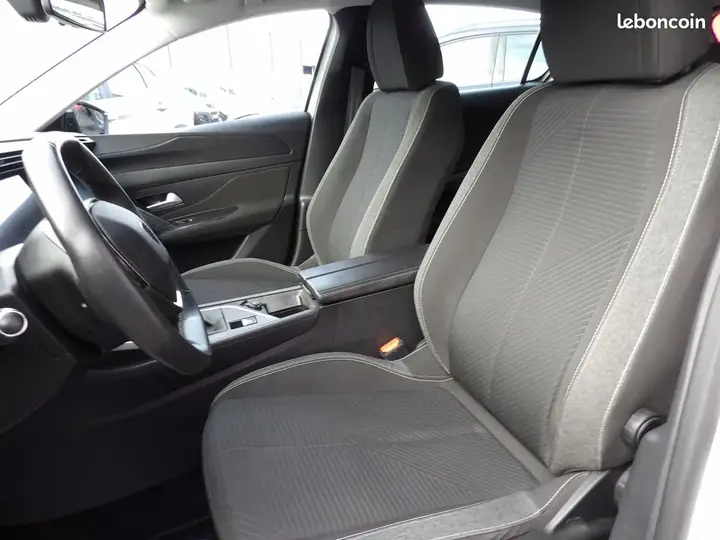 Peugeot 308 2022 photo 3