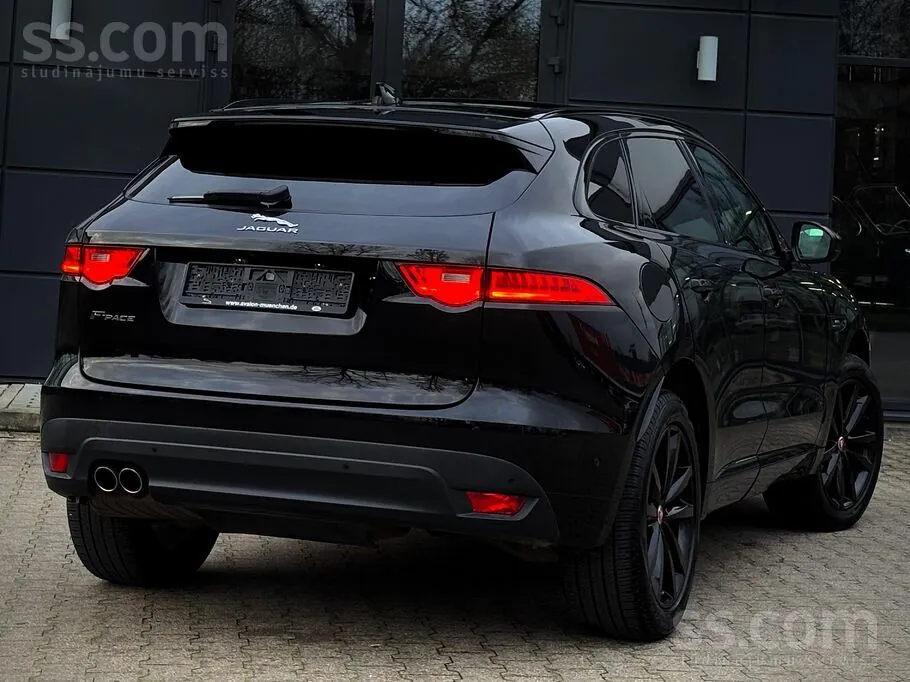Jaguar F-Pace 2017 photo 3