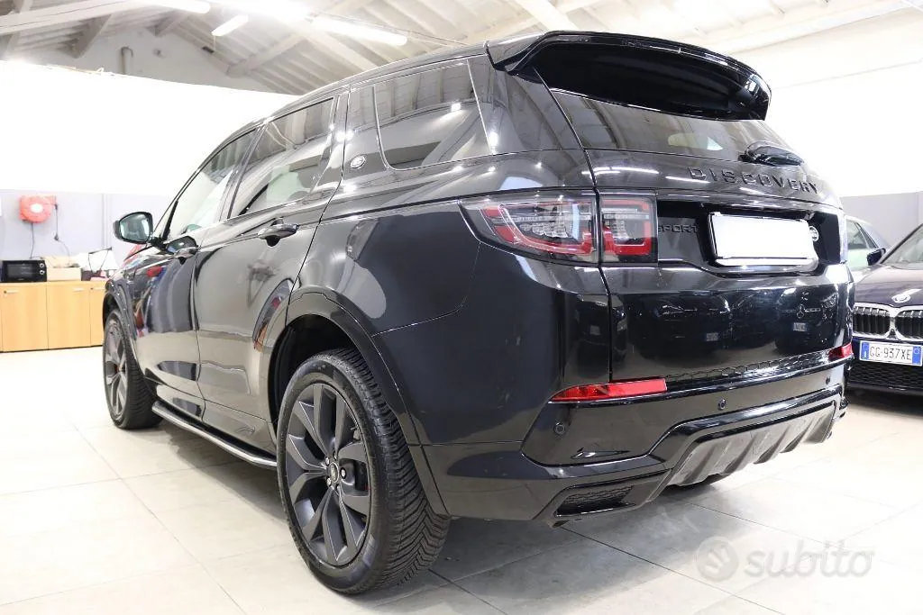 Land Rover Discovery Sport 2023 photo 4