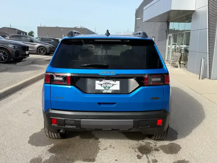 Jeep Cherokee 2026 photo 5