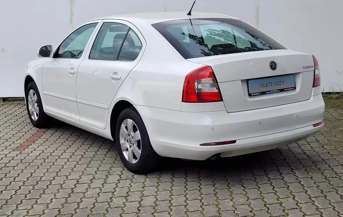 Skoda Octavia 2010 photo 5