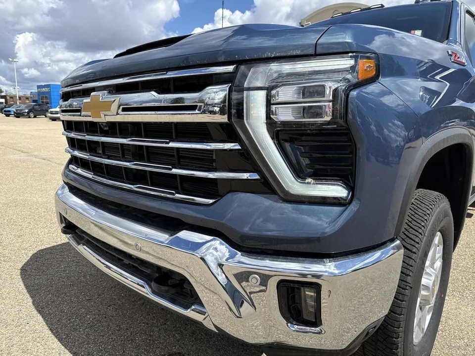 Chevrolet Silverado 2500Hd 2026 photo 3