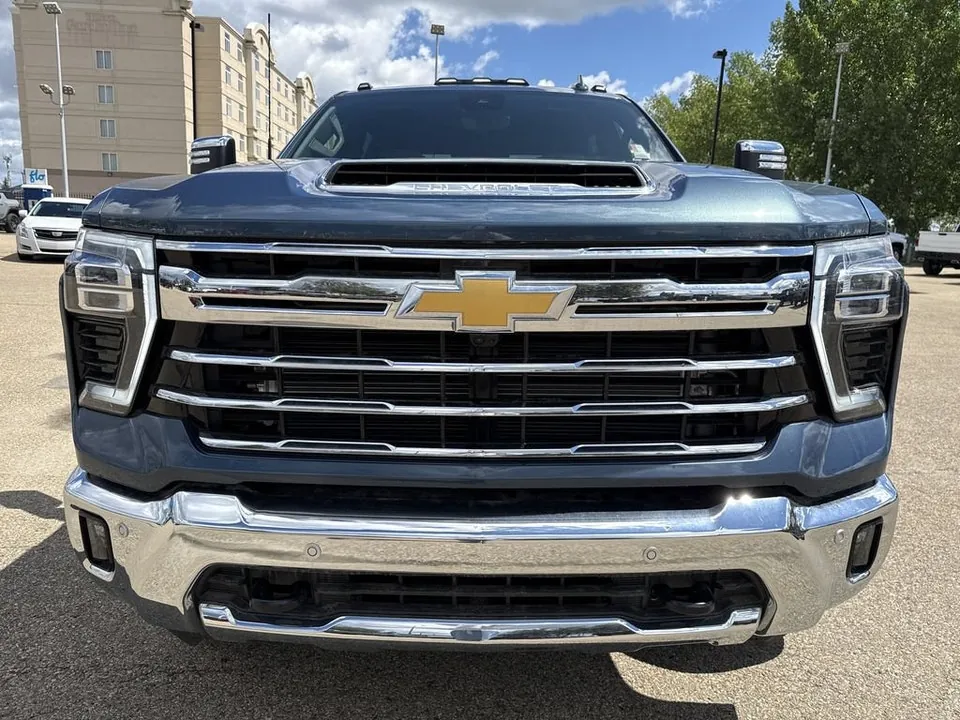 Chevrolet Silverado 2500Hd 2026 photo 2
