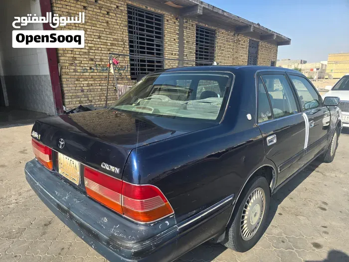 Toyota Crown 1998 photo 3