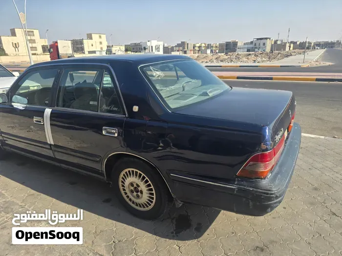 Toyota Crown 1998 photo 2