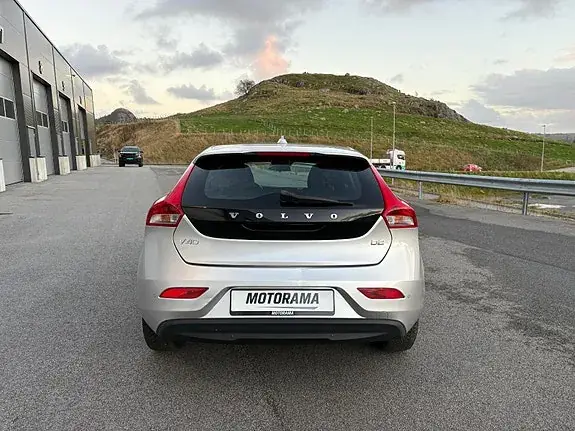 Volvo V40 2015 photo 4