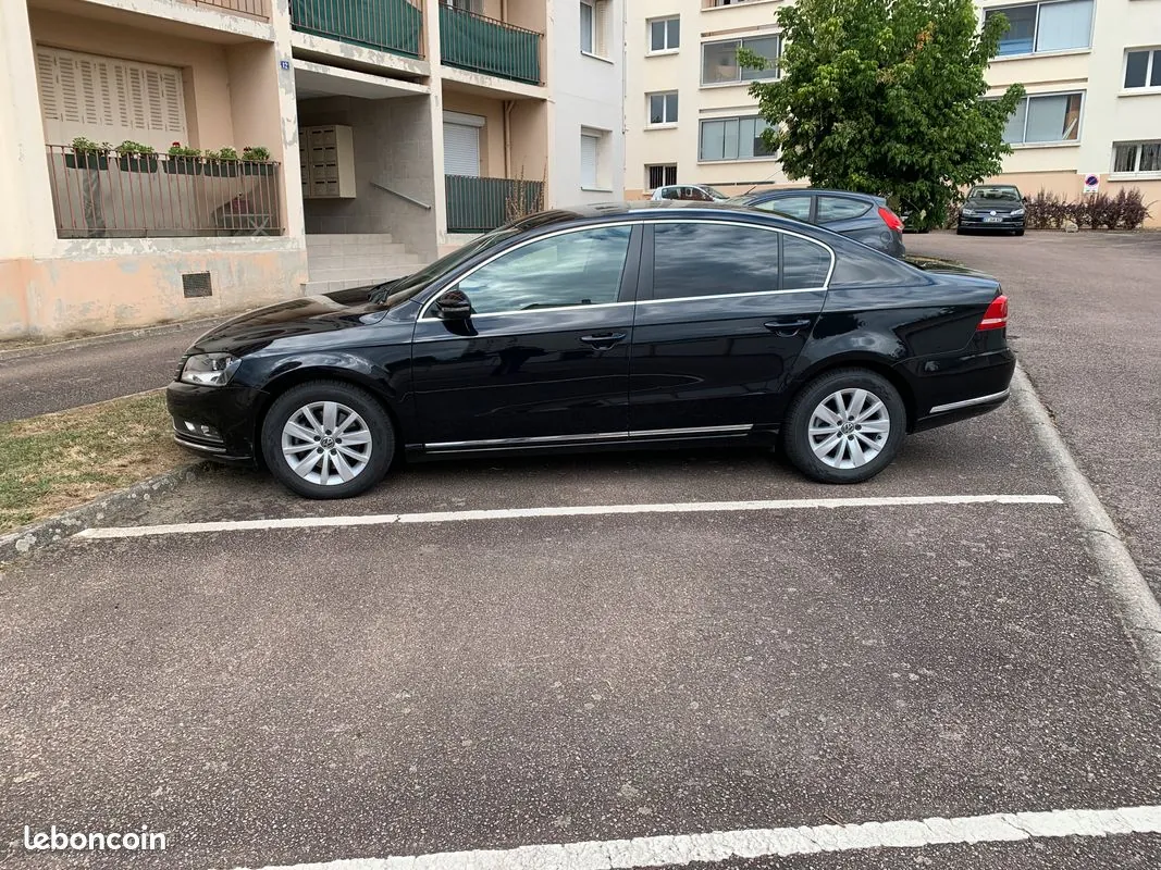 Volkswagen Passat 2012 photo 2