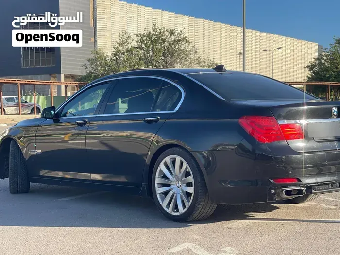 BMW 7 Series 2011 photo 4