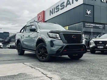 Nissan Navara 2023 photo 2