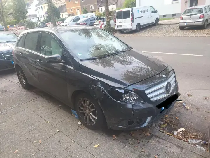 Mercedes-Benz B 200