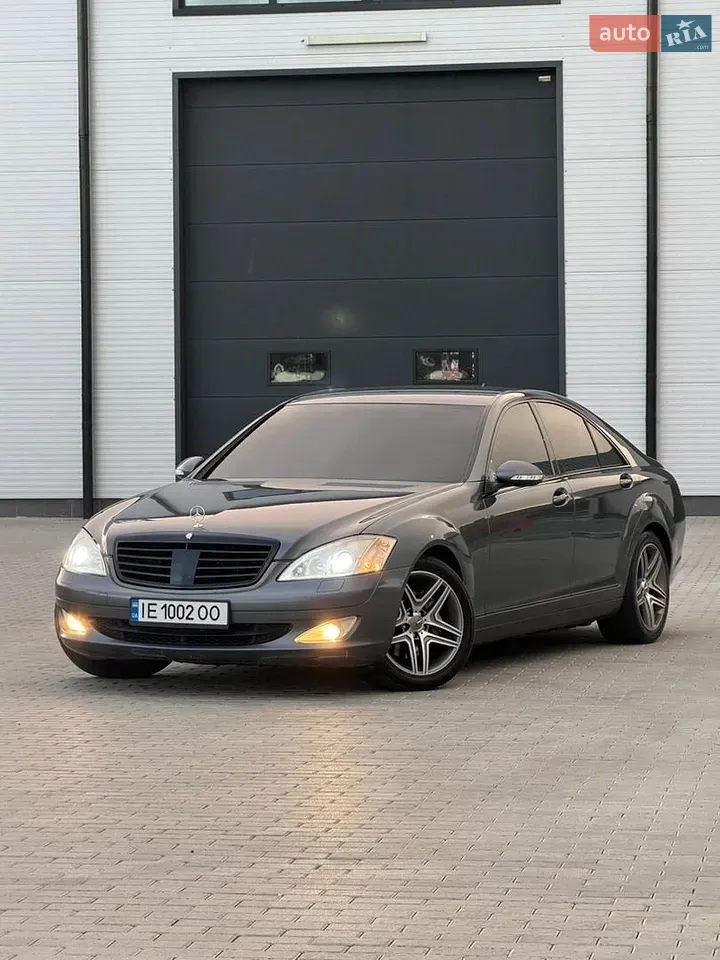 Mercedes-Benz S-Class