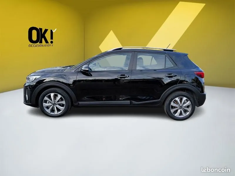 Kia Stonic 2023 photo 2