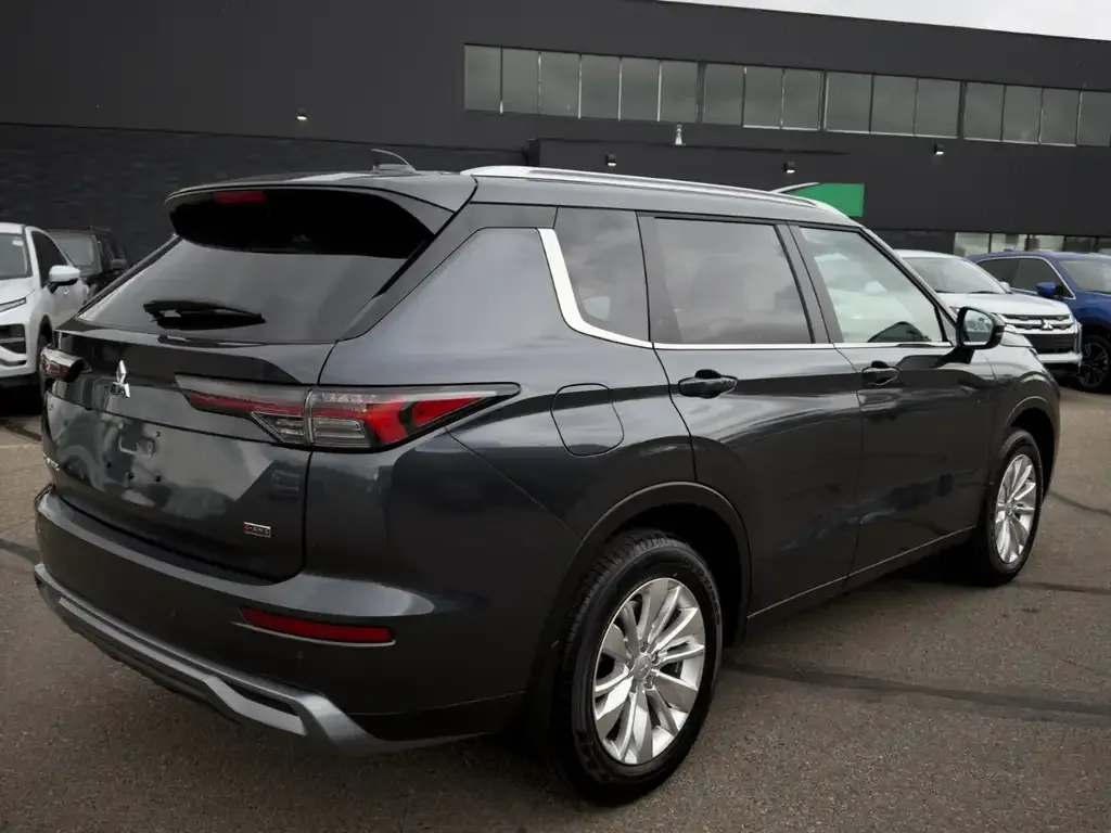 Mitsubishi Outlander 2026 photo 5