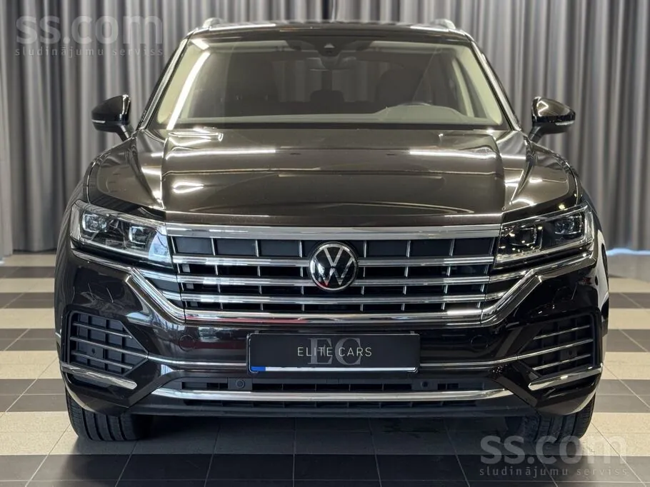 Volkswagen Touareg 2023 photo 2