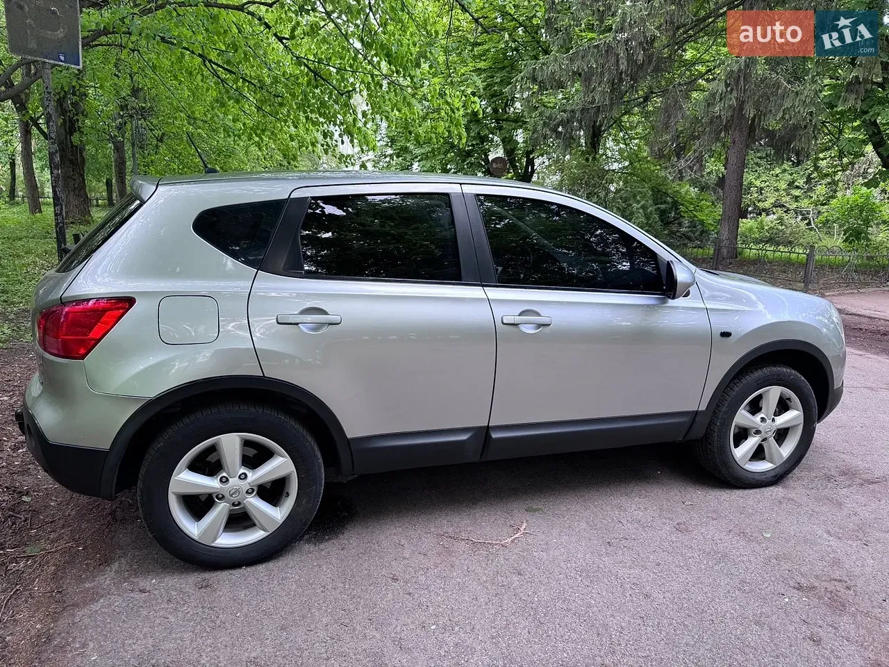 Nissan Qashqai 2009 photo 4