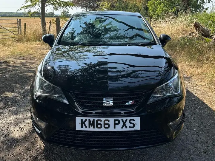 Seat Ibiza 2016 photo 2