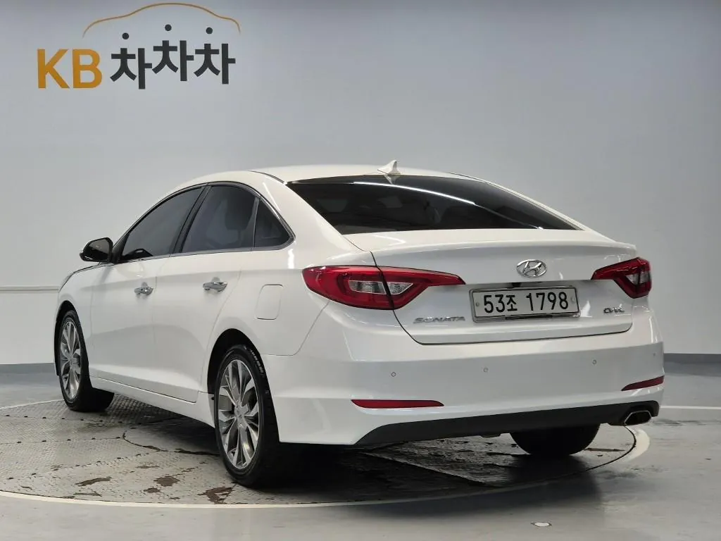 Hyundai Sonata 2015 photo 2