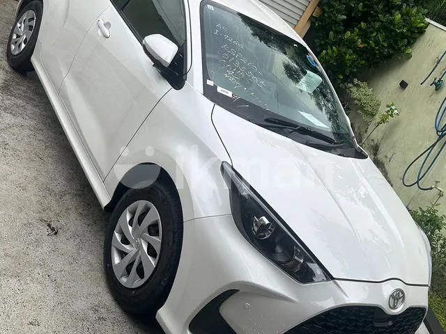 Toyota Yaris X Limited 2024 photo 2