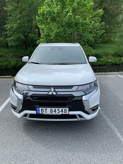 Mitsubishi Outlander 2019 photo 2