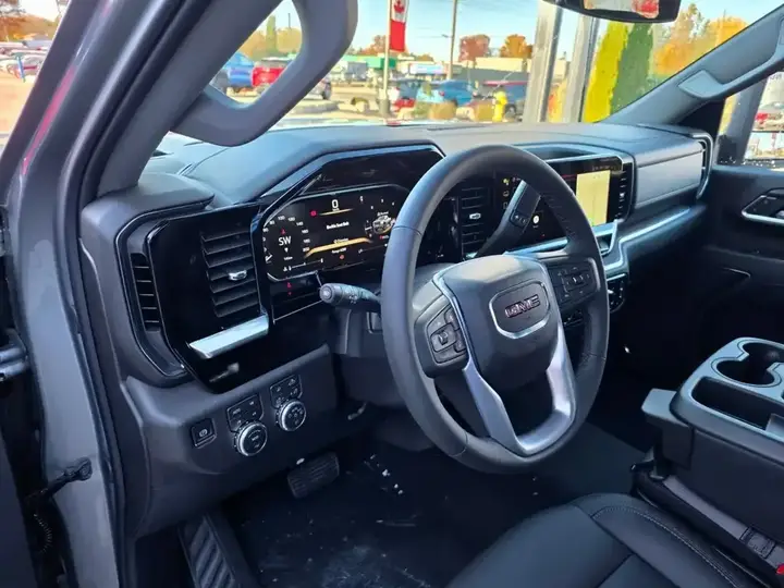 GMC Sierra 2500Hd 2026 photo 5