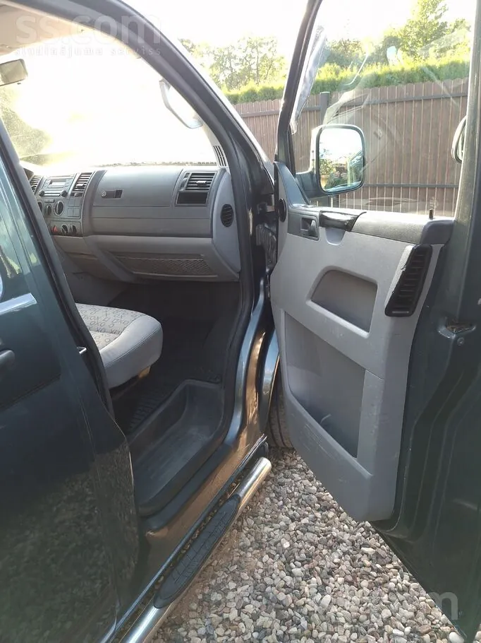 Volkswagen Transporter 2009 photo 2