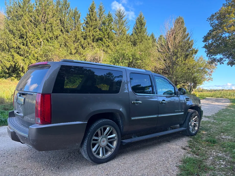 Cadillac Escalade Esv 2013 photo 3