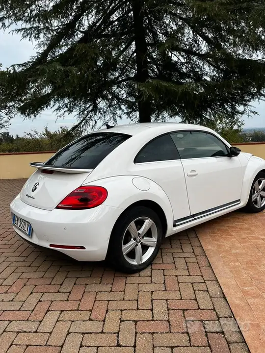 Volkswagen Maggiolino 2012 photo 3