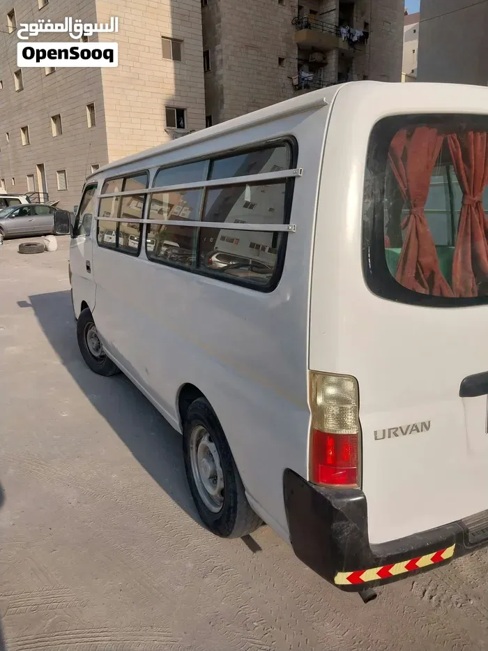 Nissan Oruvan 2012 photo 3