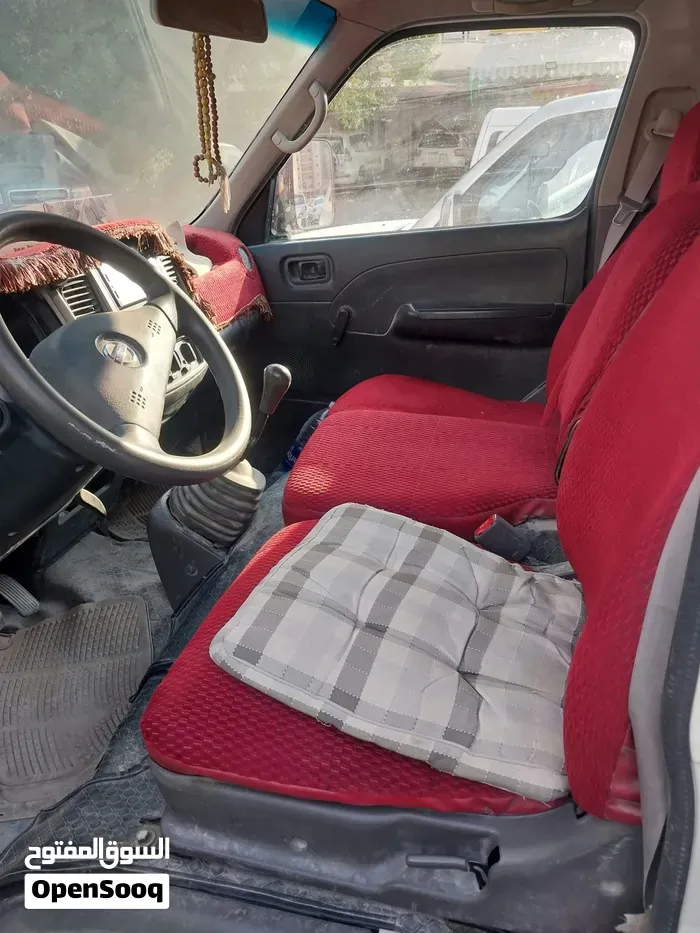 Nissan Oruvan 2012 photo 4