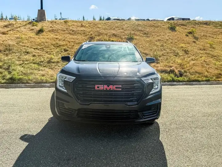 GMC Terrain 2023 photo 3