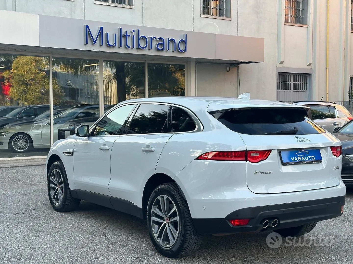 Jaguar F-Pace 2016 photo 4