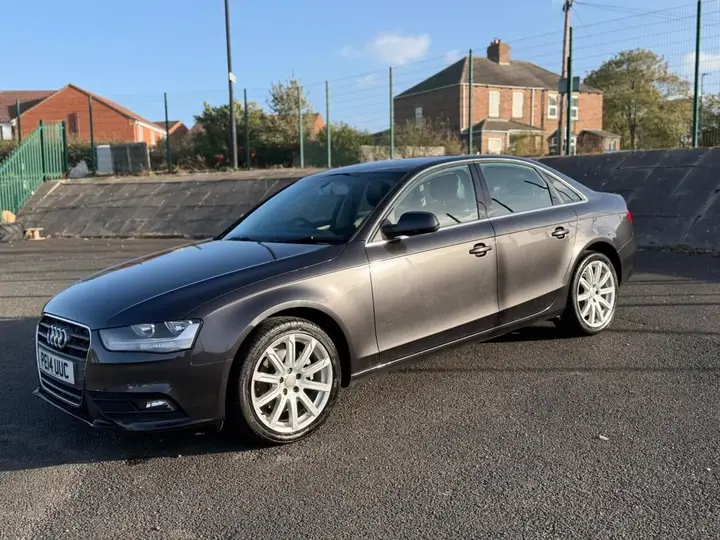 Audi A4 2014 photo 2