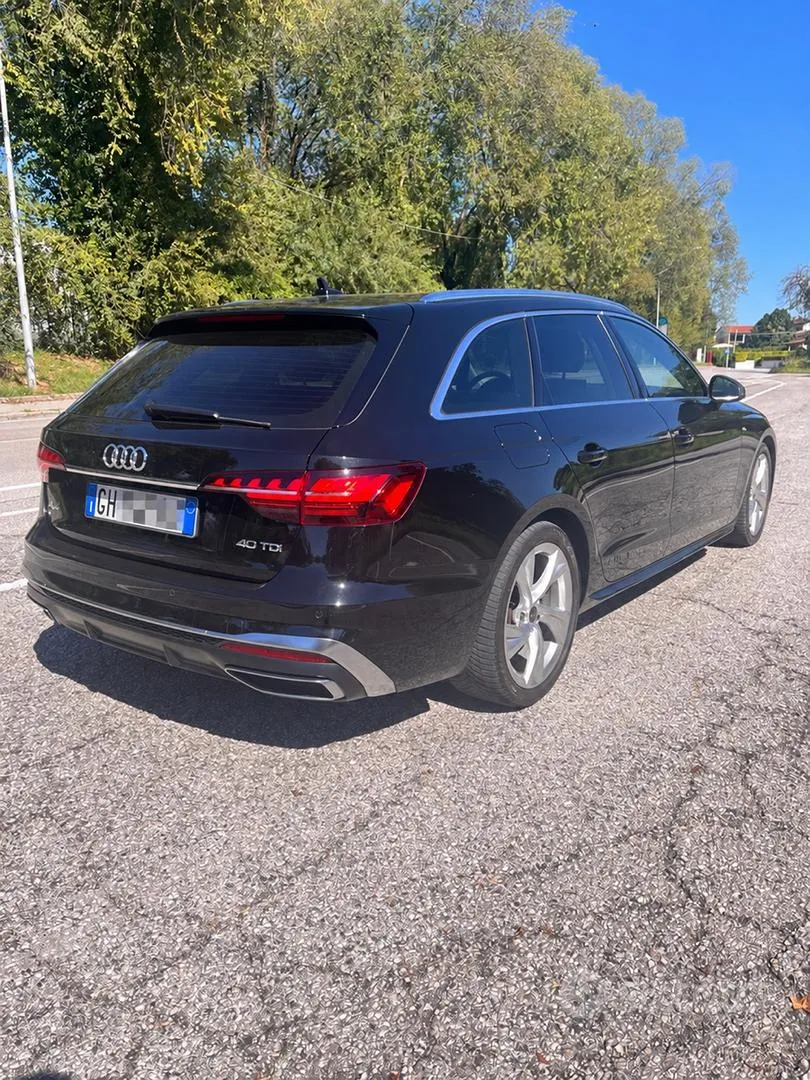 Audi A4 Avant 2021 photo 2