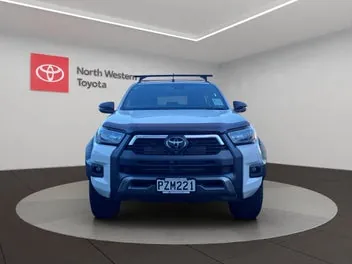 Toyota Hilux 2023 photo 3
