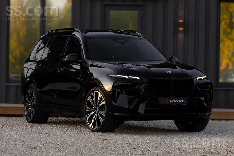 BMW X7 2023 photo 2
