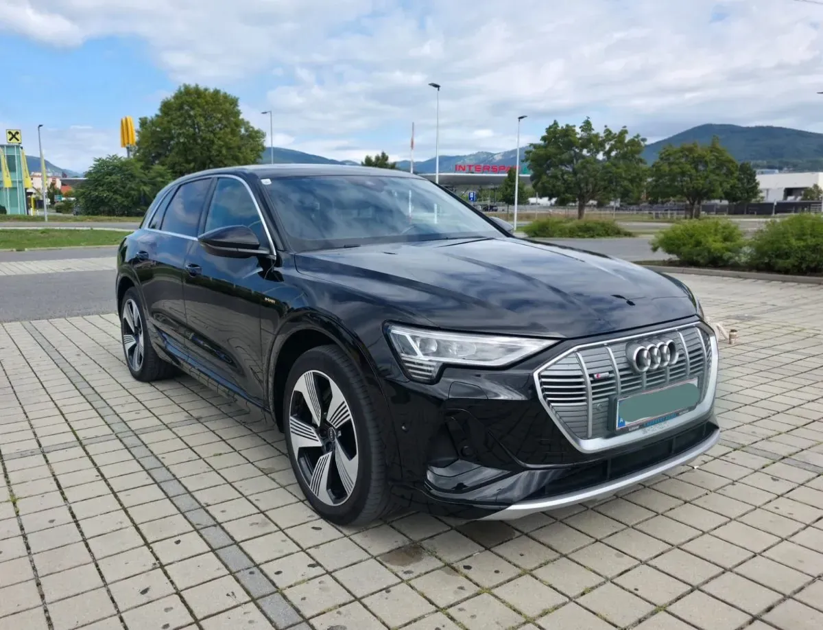 Audi E-Tron 2021 photo 2