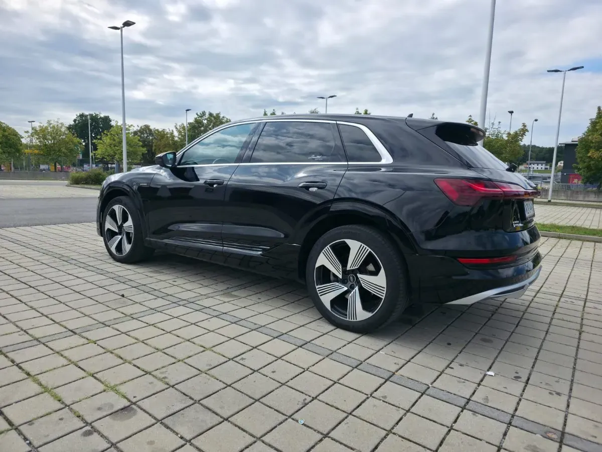 Audi E-Tron 2021 photo 3
