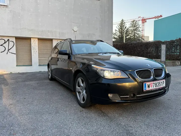 BMW 5 Series 2009 photo 3