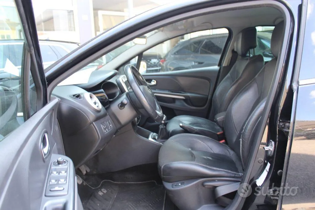 Renault Clio 2015 photo 2