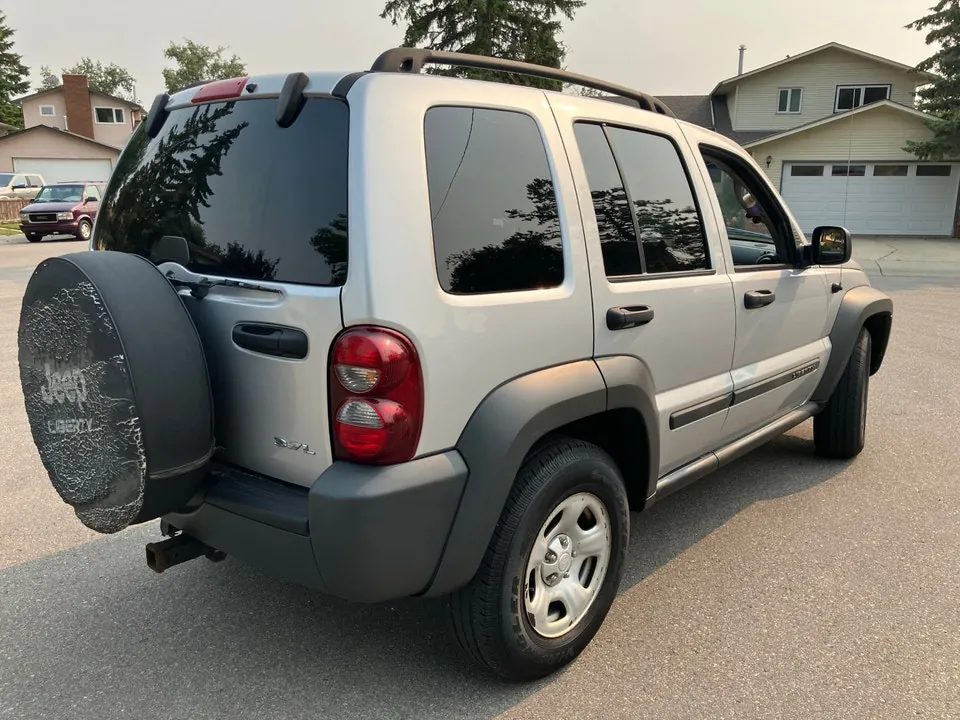 Jeep Liberty 2006 photo 4