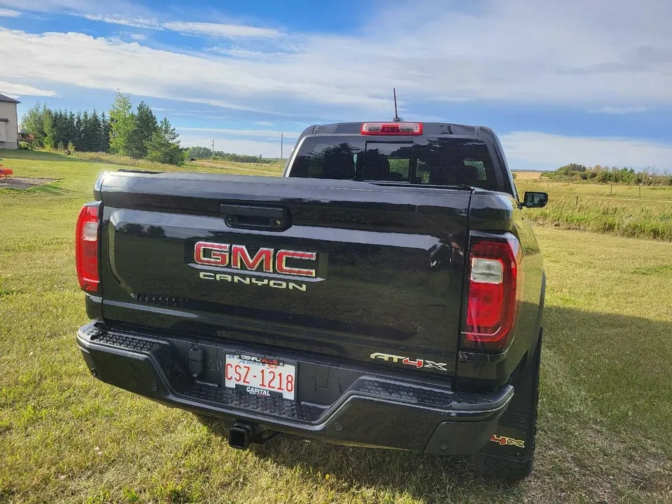 GMC Canyon 2024 photo 3