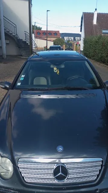 Mercedes-Benz C200