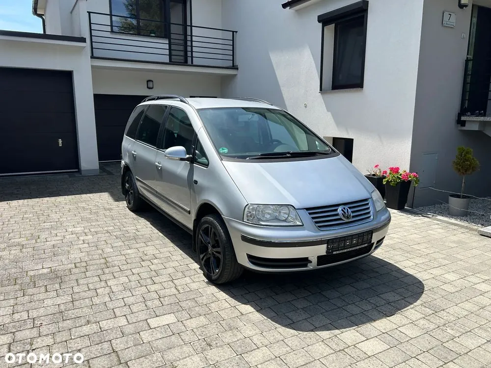 Volkswagen Sharan 2009 photo 2
