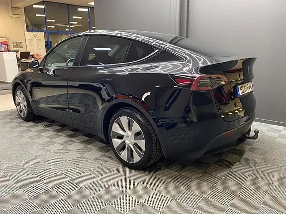 Tesla Model Y 2023 photo 2