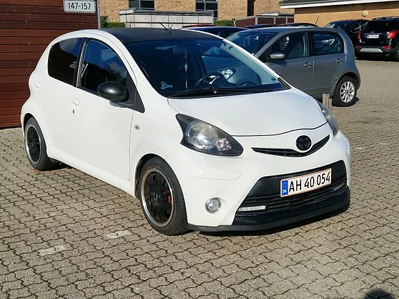 Toyota Aygo 2012 photo 2