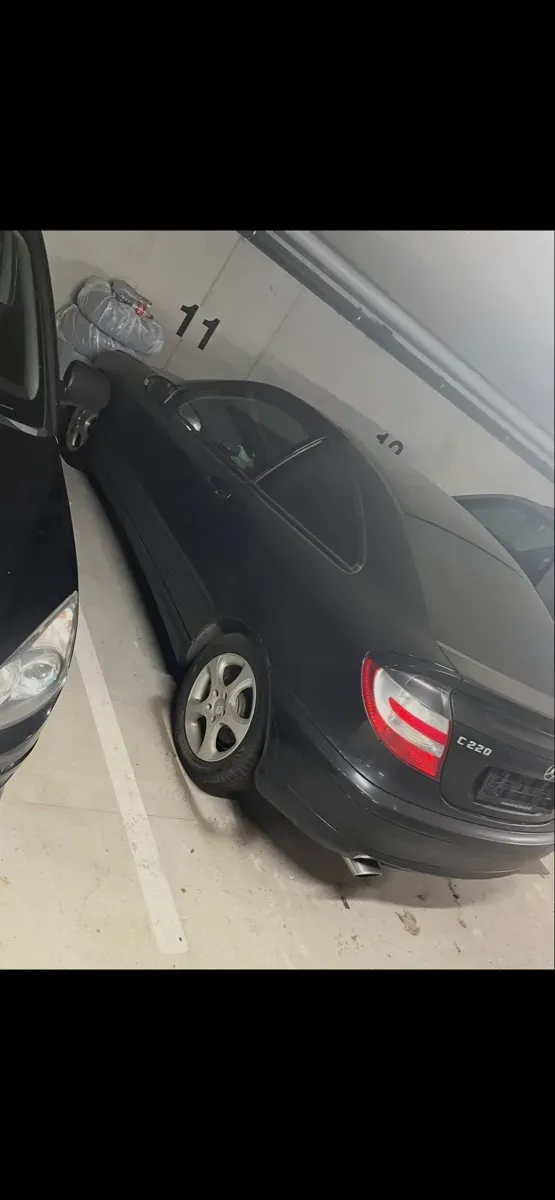Mercedes-Benz C-Class 2006 photo 2