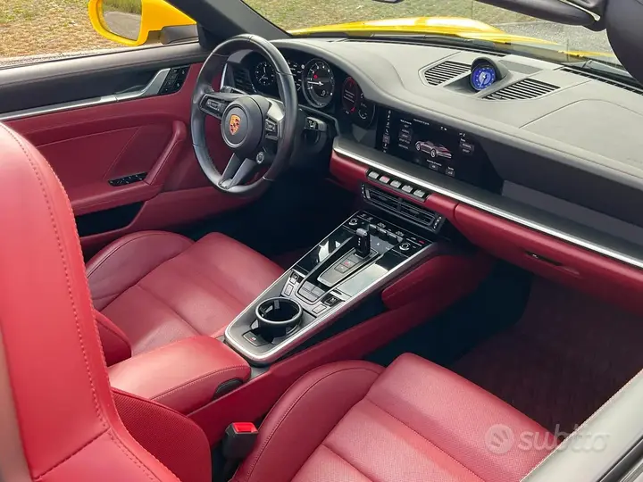 Porsche 911 2021 photo 5