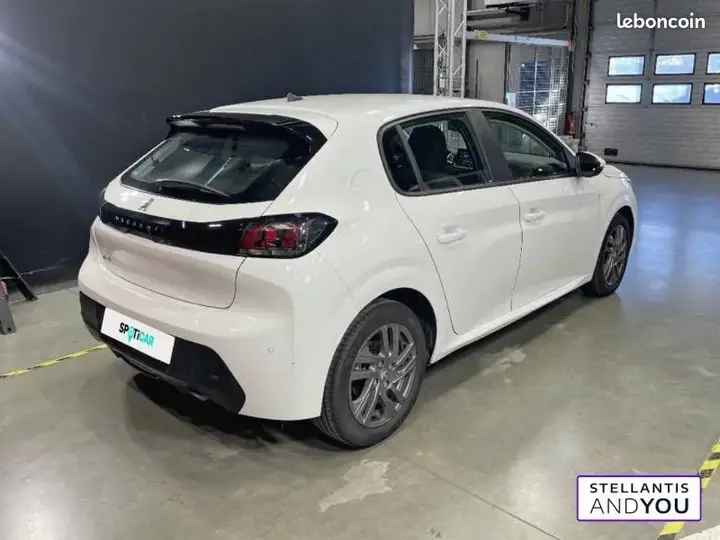 Peugeot 208 2021 photo 3